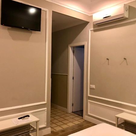Hostal Medea Barcelona Zewnętrze zdjęcie