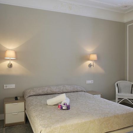 Hostal Medea Barcelona Pokój zdjęcie