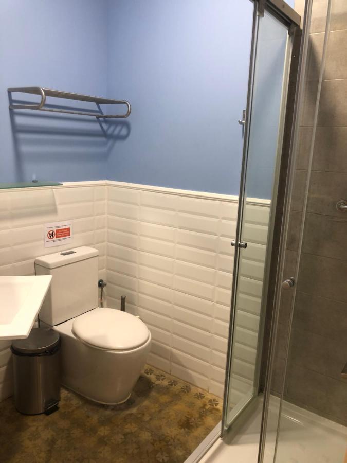 Hostal Medea Barcelona Zewnętrze zdjęcie